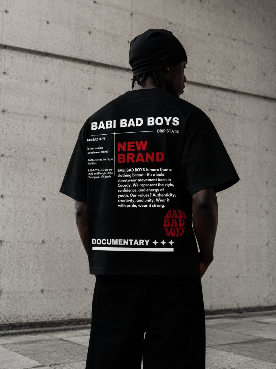 Client portant un t-shirt Babi Bad Boys dos